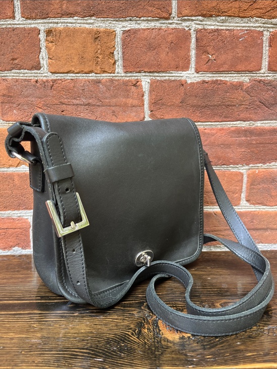 Roots Handbags - Roots Classic Black Leather Crossbody Bag